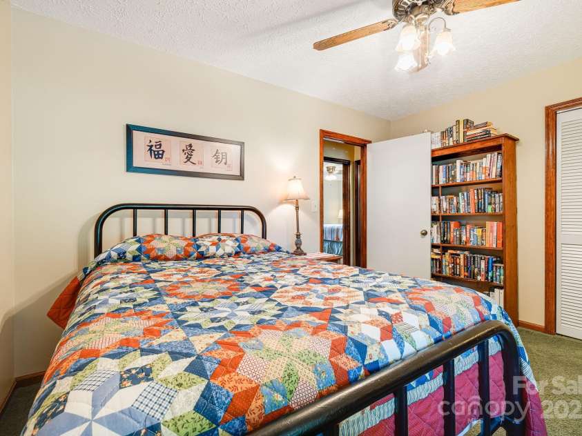 23 Sun Up Lane, Candler, NC 28715.  MLS# CAR4278167, YatesRealty ID 31008. 