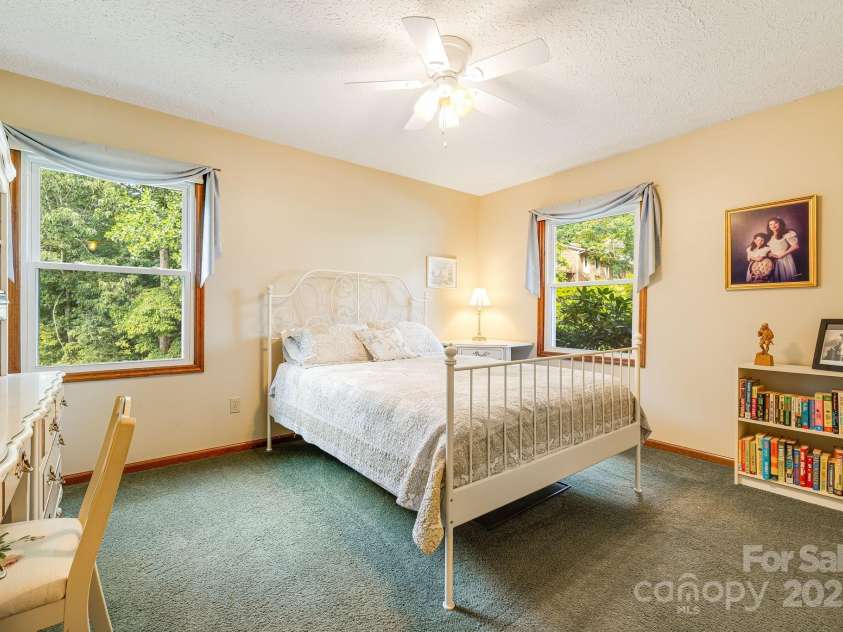 23 Sun Up Lane, Candler, NC 28715.  MLS# CAR4278167, YatesRealty ID 31008. 