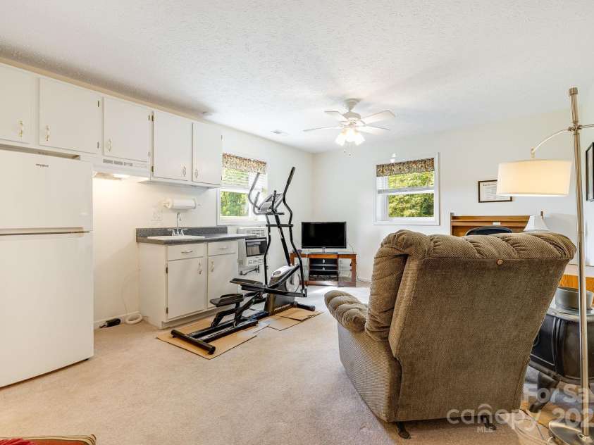 23 Sun Up Lane, Candler, NC 28715.  MLS# CAR4278167, YatesRealty ID 31008. 