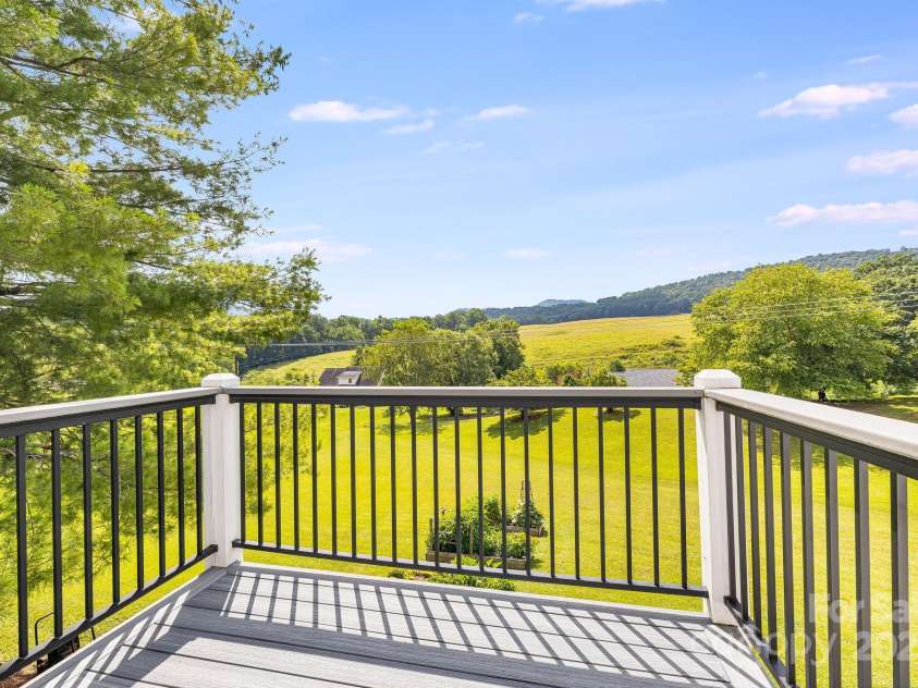 23 Sun Up Lane, Candler, NC 28715.  MLS# CAR4278167, YatesRealty ID 31008. 