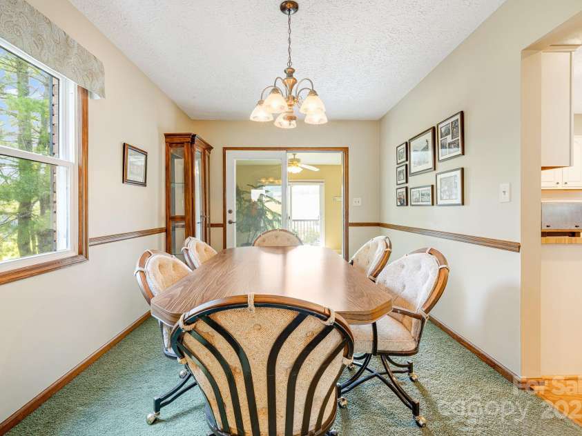 23 Sun Up Lane, Candler, NC 28715.  MLS# CAR4278167, YatesRealty ID 31008. 