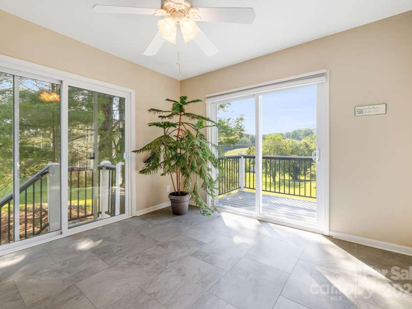 23 Sun Up Lane, Candler, NC 28715.  MLS# CAR4278167, YatesRealty ID 31008. 