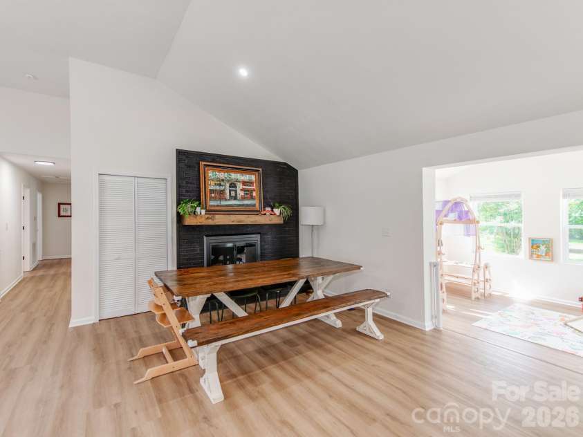 629 Belmorrow Drive, Charlotte, NC 28214.  MLS# CAR4394575, YatesRealty ID 31009. 