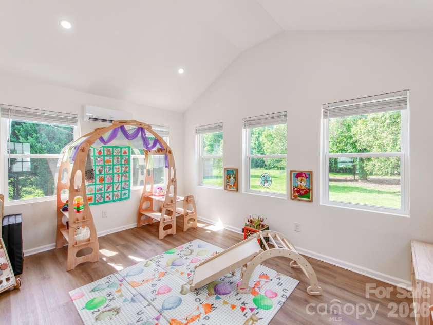 629 Belmorrow Drive, Charlotte, NC 28214.  MLS# CAR4394575, YatesRealty ID 31009. 