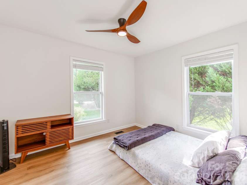 629 Belmorrow Drive, Charlotte, NC 28214.  MLS# CAR4394575, YatesRealty ID 31009. 