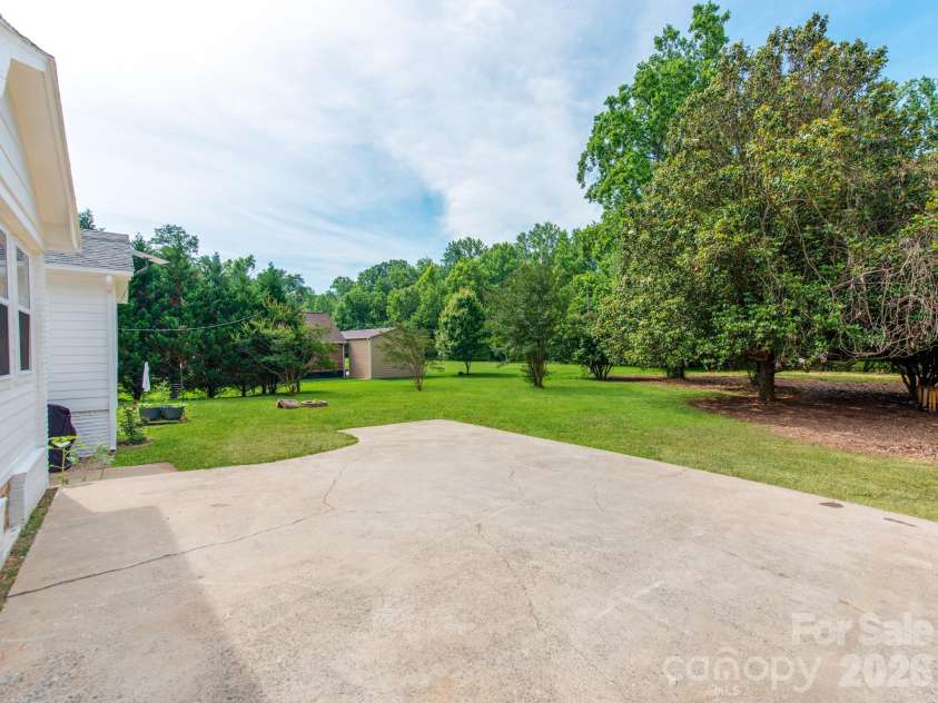 629 Belmorrow Drive, Charlotte, NC 28214.  MLS# CAR4394575, YatesRealty ID 31009. 
