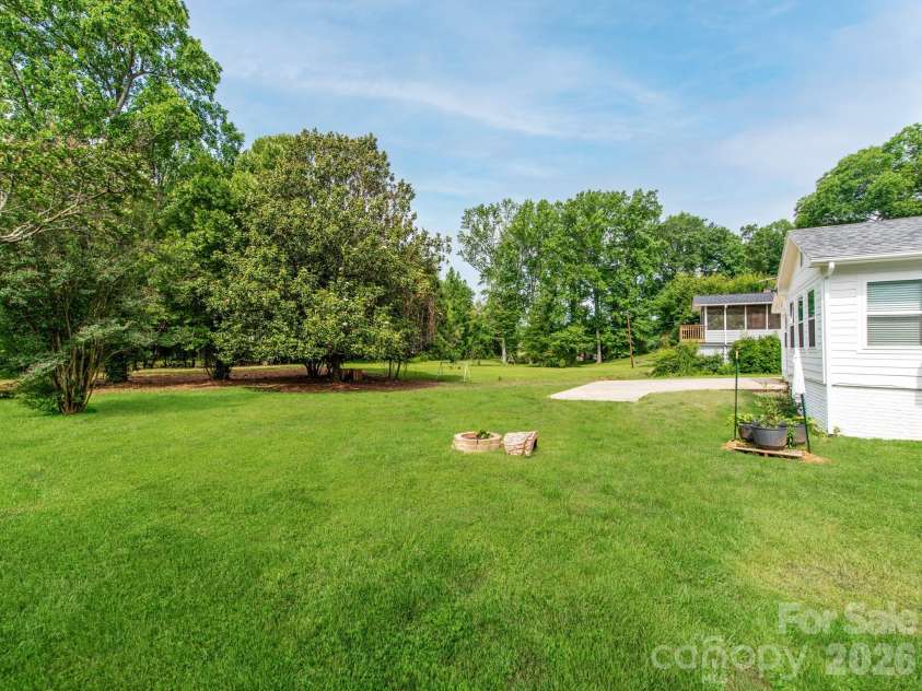 629 Belmorrow Drive, Charlotte, NC 28214.  MLS# CAR4394575, YatesRealty ID 31009. 