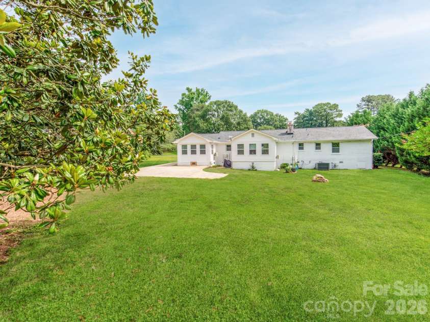629 Belmorrow Drive, Charlotte, NC 28214.  MLS# CAR4394575, YatesRealty ID 31009. 