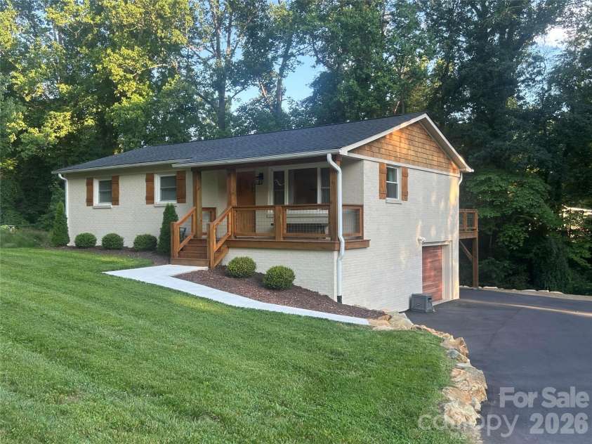 10 Oakwood Drive, Weaverville, NC 28787.  MLS# CAR4394704, YatesRealty ID 31011. 