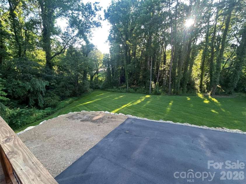 10 Oakwood Drive, Weaverville, NC 28787.  MLS# CAR4394704, YatesRealty ID 31011. 