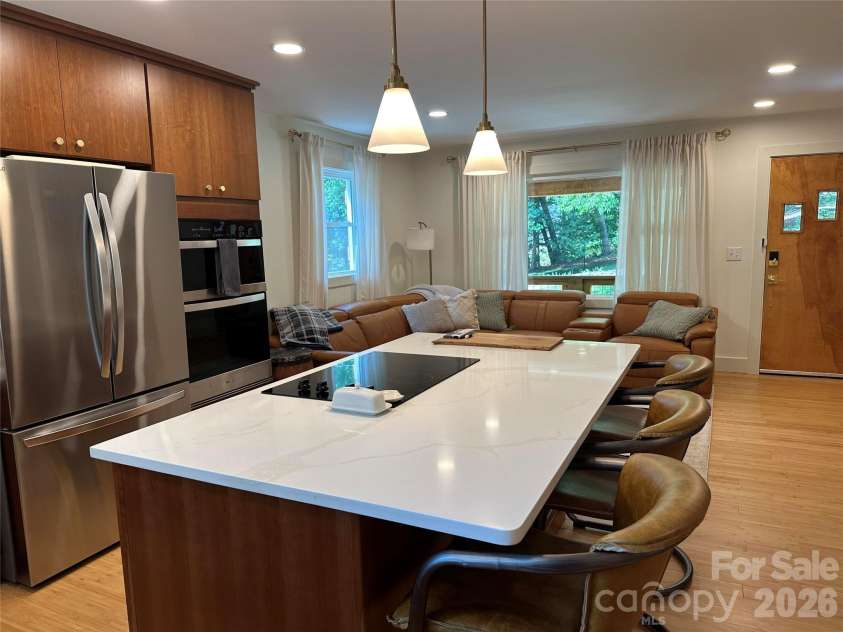 10 Oakwood Drive, Weaverville, NC 28787.  MLS# CAR4394704, YatesRealty ID 31011. 