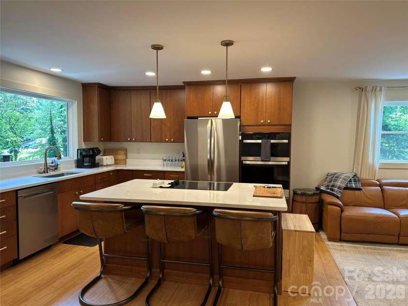 10 Oakwood Drive, Weaverville, NC 28787.  MLS# CAR4394704, YatesRealty ID 31011. 