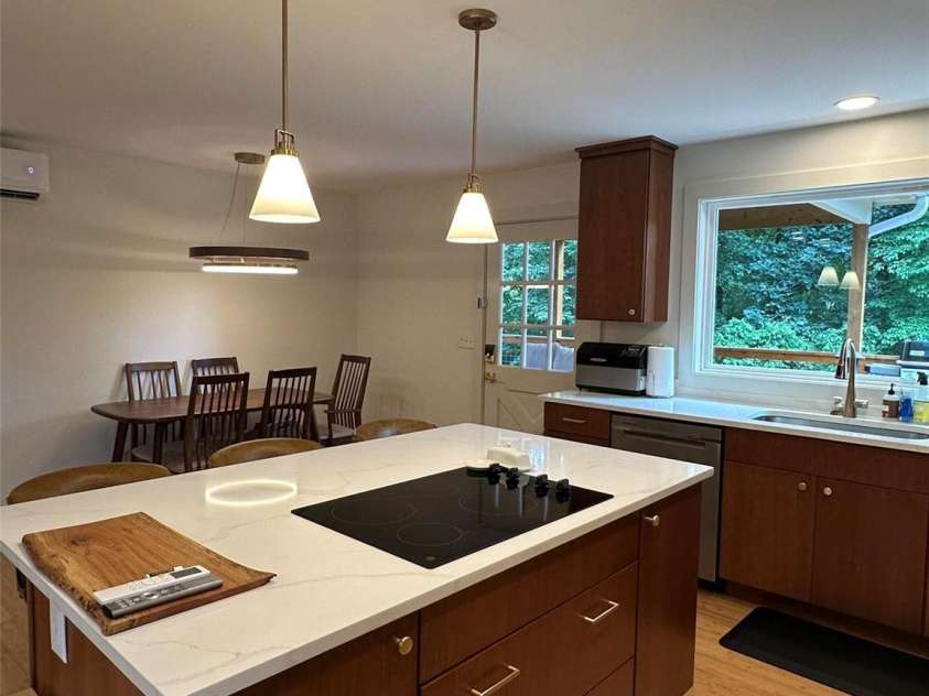 10 Oakwood Drive, Weaverville, NC 28787.  MLS# CAR4394704, YatesRealty ID 31011. 