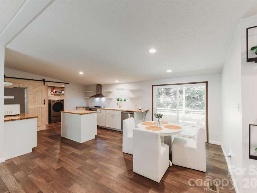 17 Hickory Acres Road, Hendersonville, NC 28792.  MLS# CAR4394130, YatesRealty ID 31013. 