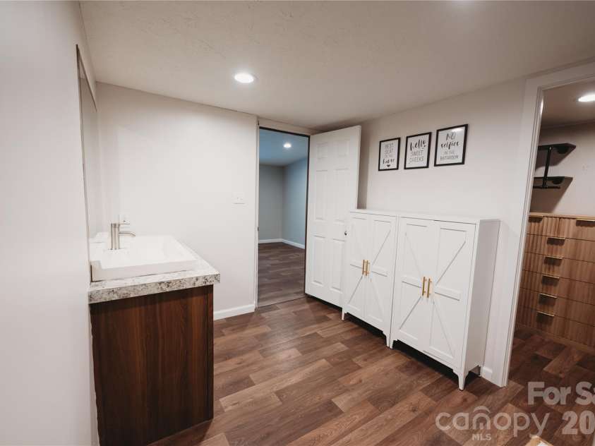 17 Hickory Acres Road, Hendersonville, NC 28792.  MLS# CAR4394130, YatesRealty ID 31013. 