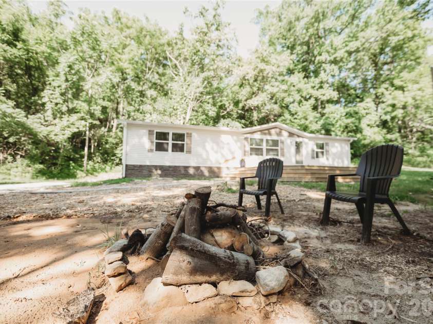 17 Hickory Acres Road, Hendersonville, NC 28792.  MLS# CAR4394130, YatesRealty ID 31013. 