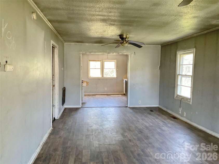 1024 Catawba Street, Lincolnton, NC 28092.  MLS# CAR4394712, YatesRealty ID 31014. 