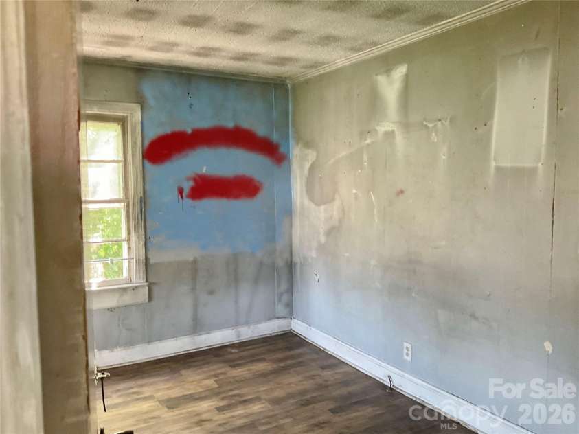 1024 Catawba Street, Lincolnton, NC 28092.  MLS# CAR4394712, YatesRealty ID 31014. 