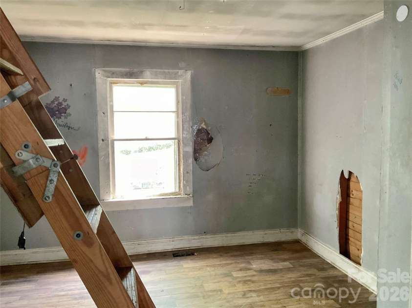 1024 Catawba Street, Lincolnton, NC 28092.  MLS# CAR4394712, YatesRealty ID 31014. 