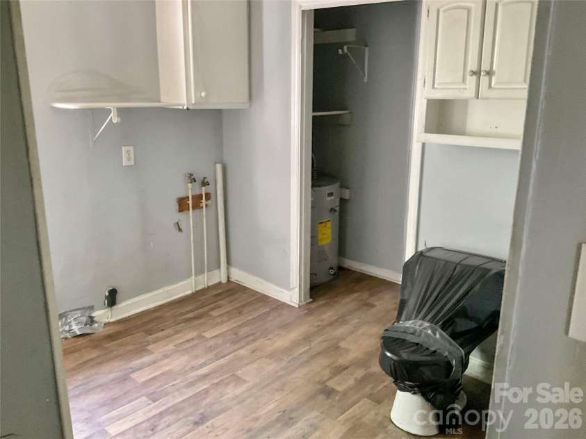 1024 Catawba Street, Lincolnton, NC 28092.  MLS# CAR4394712, YatesRealty ID 31014. 