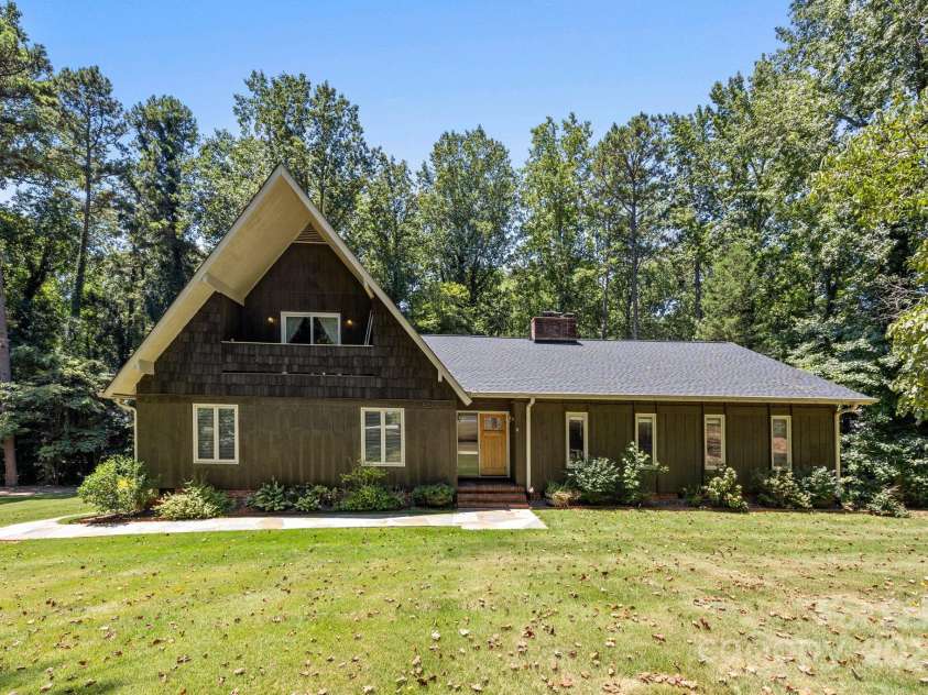 501 Fairway Drive, Fort Mill, SC 29715.  MLS# CAR4286093, YatesRealty ID 31014. 