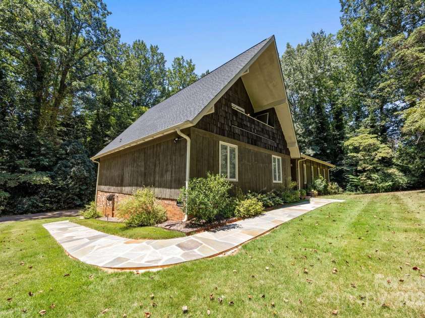 501 Fairway Drive, Fort Mill, SC 29715.  MLS# CAR4286093, YatesRealty ID 31014. 