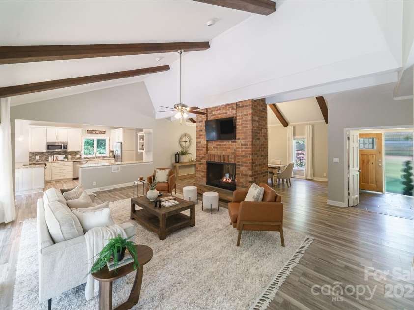 501 Fairway Drive, Fort Mill, SC 29715.  MLS# CAR4286093, YatesRealty ID 31014. 