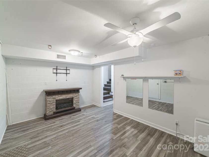 501 Fairway Drive, Fort Mill, SC 29715.  MLS# CAR4286093, YatesRealty ID 31014. 