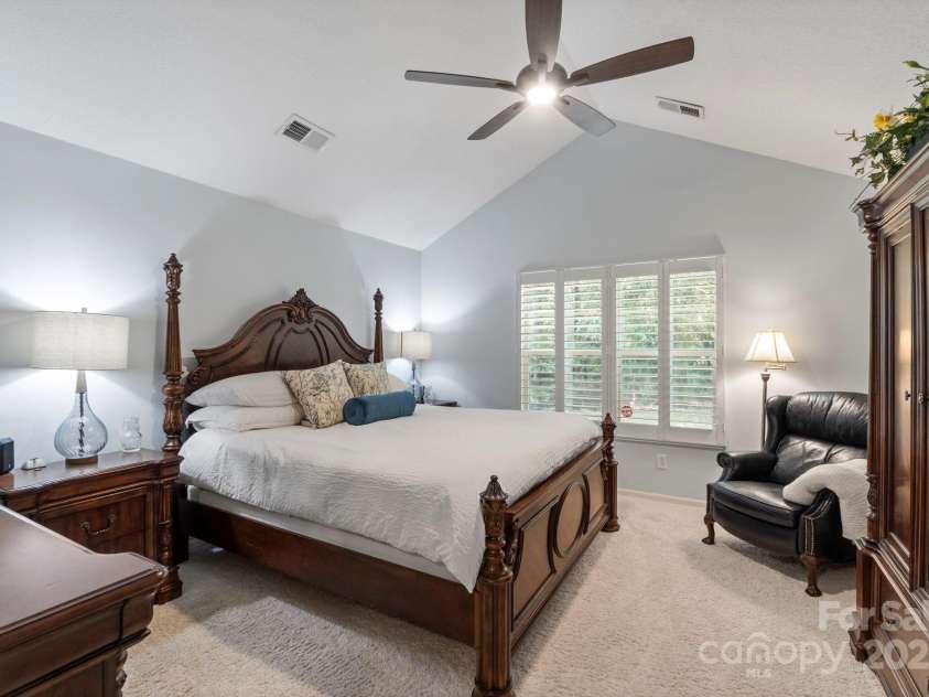 2459 Coltsview Lane, Matthews, NC 28105.  MLS# CAR4286907, YatesRealty ID 31015. 