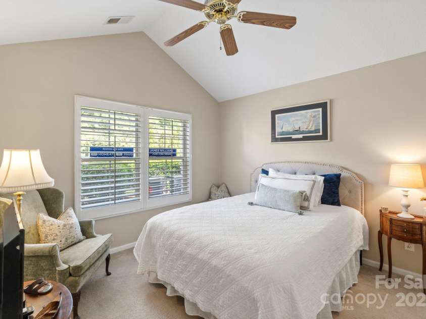 2459 Coltsview Lane, Matthews, NC 28105.  MLS# CAR4286907, YatesRealty ID 31015. 