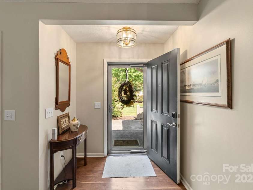 2459 Coltsview Lane, Matthews, NC 28105.  MLS# CAR4286907, YatesRealty ID 31015. 