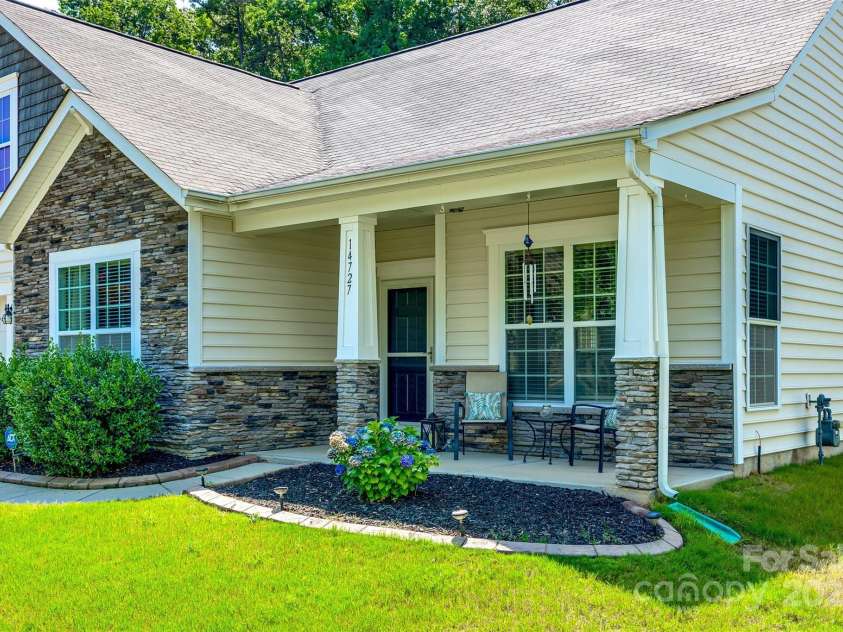 14727 Brannock Hills Drive, Charlotte, NC 28278.  MLS# CAR4266580, YatesRealty ID 31016. 