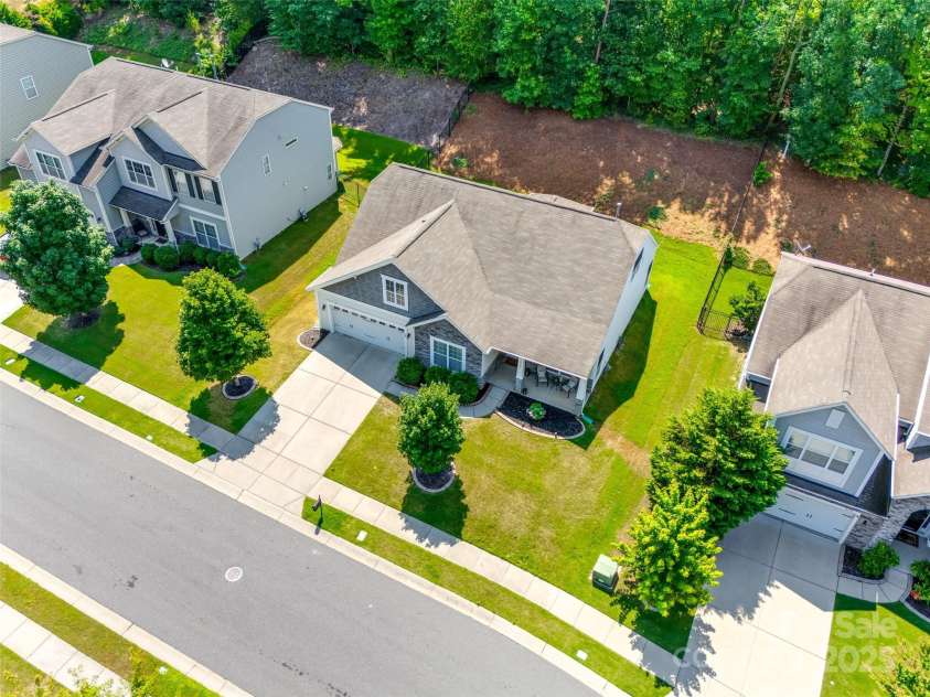 14727 Brannock Hills Drive, Charlotte, NC 28278.  MLS# CAR4266580, YatesRealty ID 31016. 