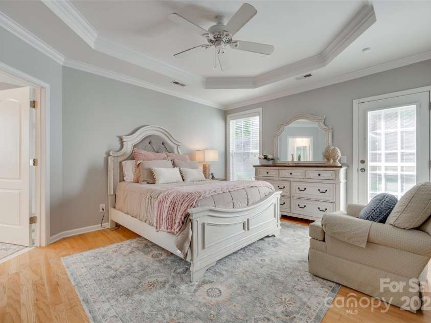 14727 Brannock Hills Drive, Charlotte, NC 28278.  MLS# CAR4266580, YatesRealty ID 31016. The primary bedroom on the main level is a huge plus on this home!