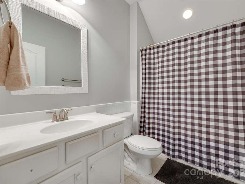 14727 Brannock Hills Drive, Charlotte, NC 28278.  MLS# CAR4266580, YatesRealty ID 31016. Third bathroom on upper level.