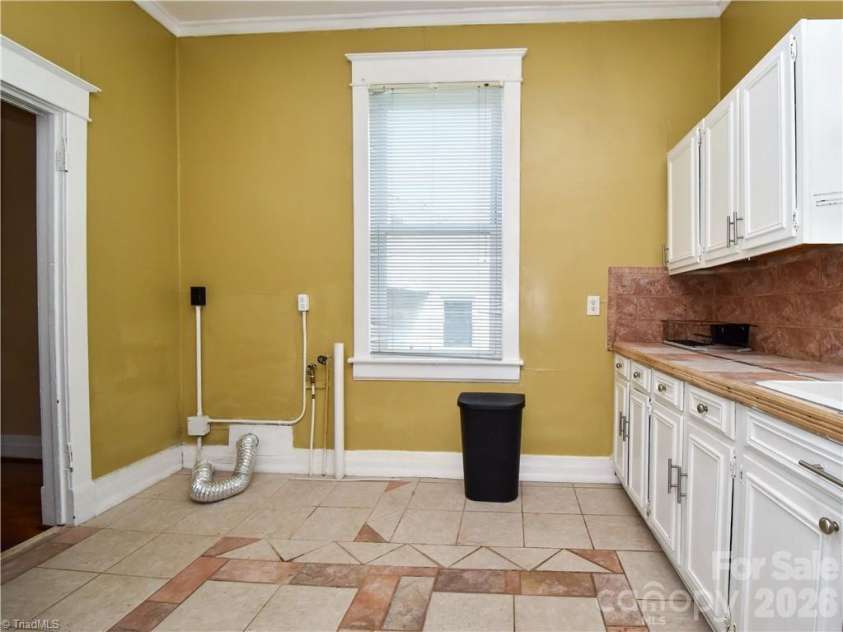 517 Cameron Avenue, Winston Salem, NC 27101.  MLS# CAR4394699, YatesRealty ID 31017. 