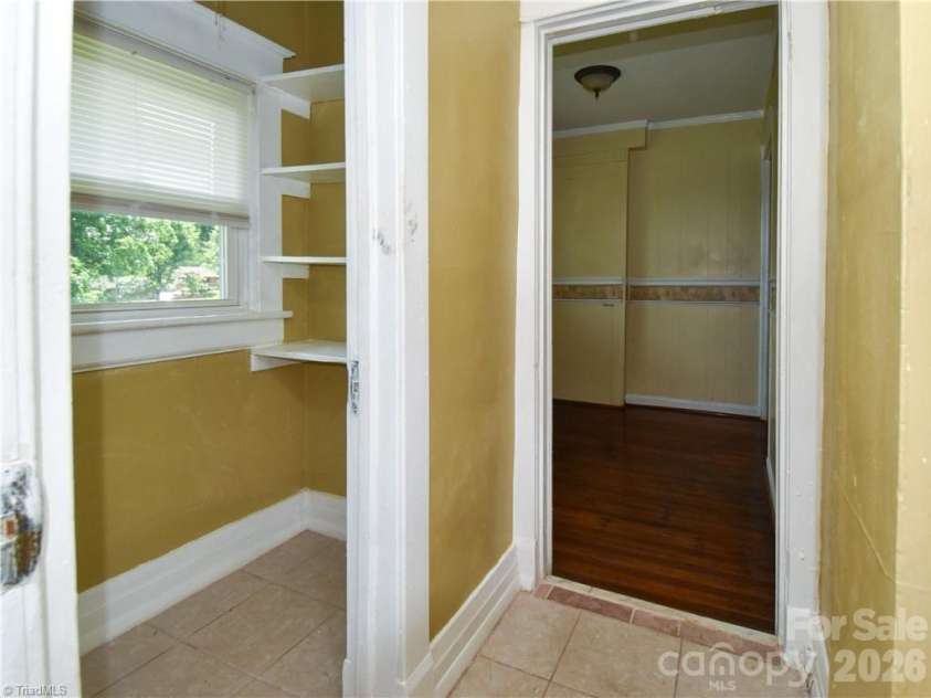 517 Cameron Avenue, Winston Salem, NC 27101.  MLS# CAR4394699, YatesRealty ID 31017. 