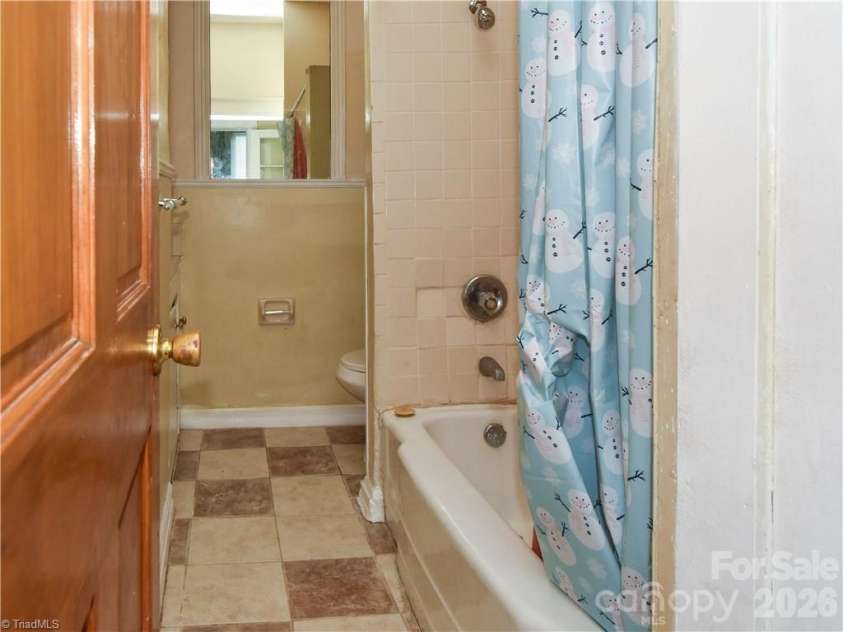 517 Cameron Avenue, Winston Salem, NC 27101.  MLS# CAR4394699, YatesRealty ID 31017. 