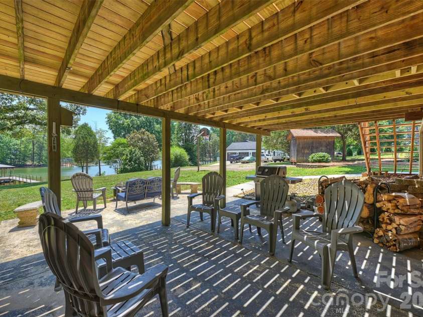 113 Skippers Cove Lane, Troutman, NC 28166.  MLS# CAR4393829, YatesRealty ID 31018. Paio