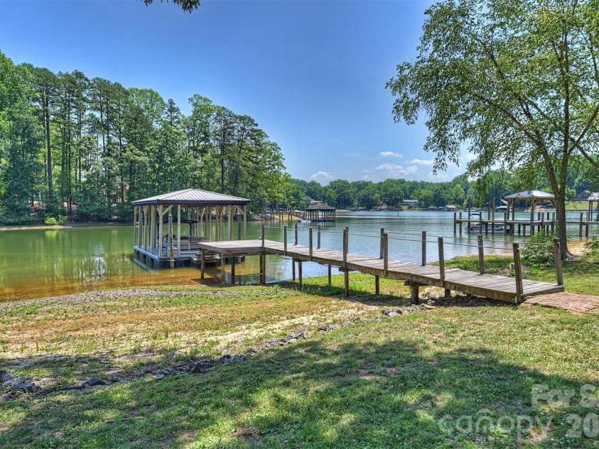 113 Skippers Cove Lane, Troutman, NC 28166.  MLS# CAR4393829, YatesRealty ID 31018. Pier