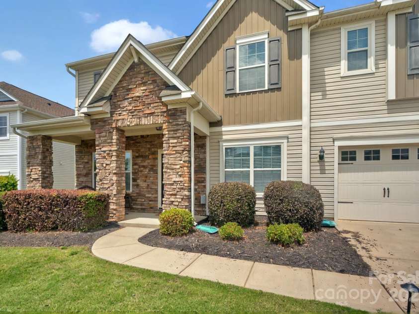 14837 Dungannon Court, Charlotte, NC 28278.  MLS# CAR4254918, YatesRealty ID 31018. 