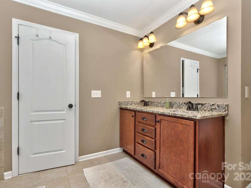 14837 Dungannon Court, Charlotte, NC 28278.  MLS# CAR4254918, YatesRealty ID 31018. 