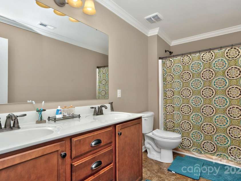 14837 Dungannon Court, Charlotte, NC 28278.  MLS# CAR4254918, YatesRealty ID 31018. 