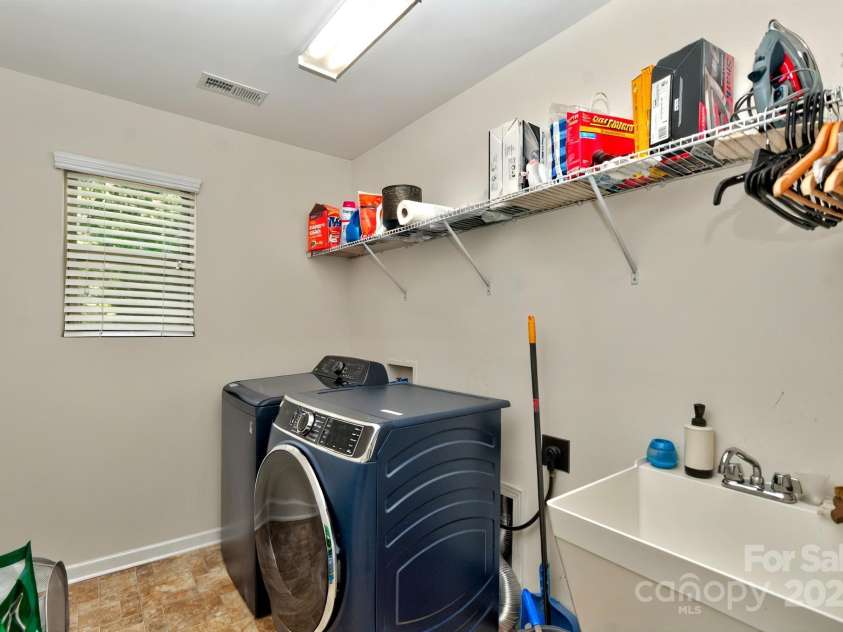 14837 Dungannon Court, Charlotte, NC 28278.  MLS# CAR4254918, YatesRealty ID 31018. 
