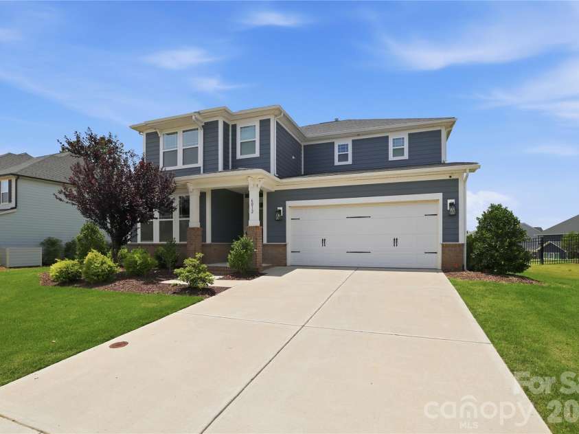 6012 Millbridge Parkway, Waxhaw, NC 28173.  MLS# CAR4392977, YatesRealty ID 31019. 