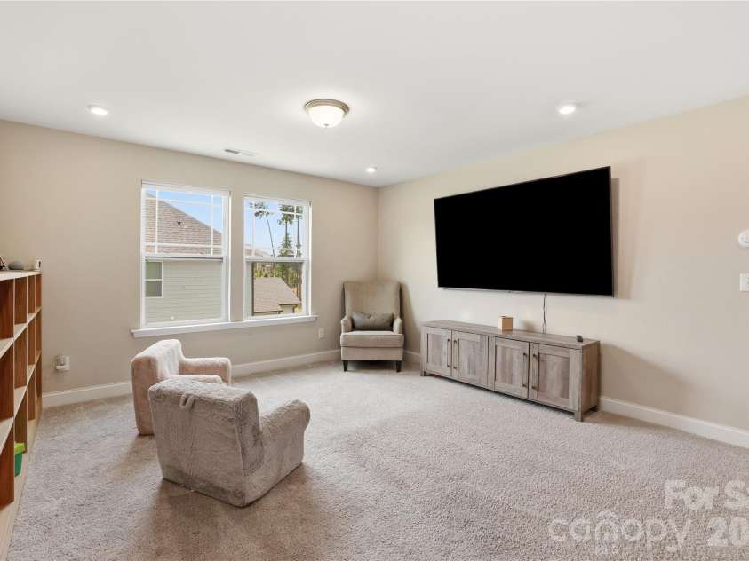 6012 Millbridge Parkway, Waxhaw, NC 28173.  MLS# CAR4392977, YatesRealty ID 31019. 