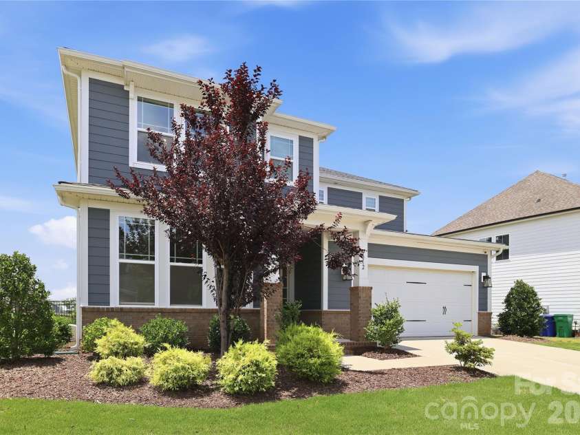 6012 Millbridge Parkway, Waxhaw, NC 28173.  MLS# CAR4392977, YatesRealty ID 31019. 