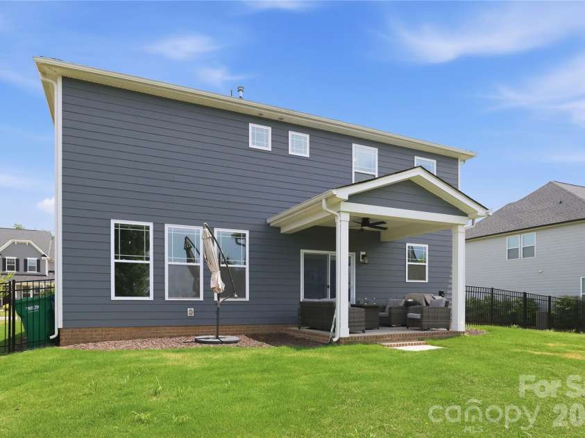 6012 Millbridge Parkway, Waxhaw, NC 28173.  MLS# CAR4392977, YatesRealty ID 31019. 