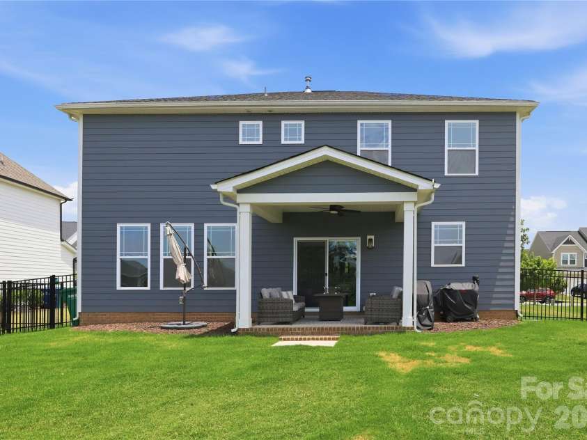 6012 Millbridge Parkway, Waxhaw, NC 28173.  MLS# CAR4392977, YatesRealty ID 31019. 