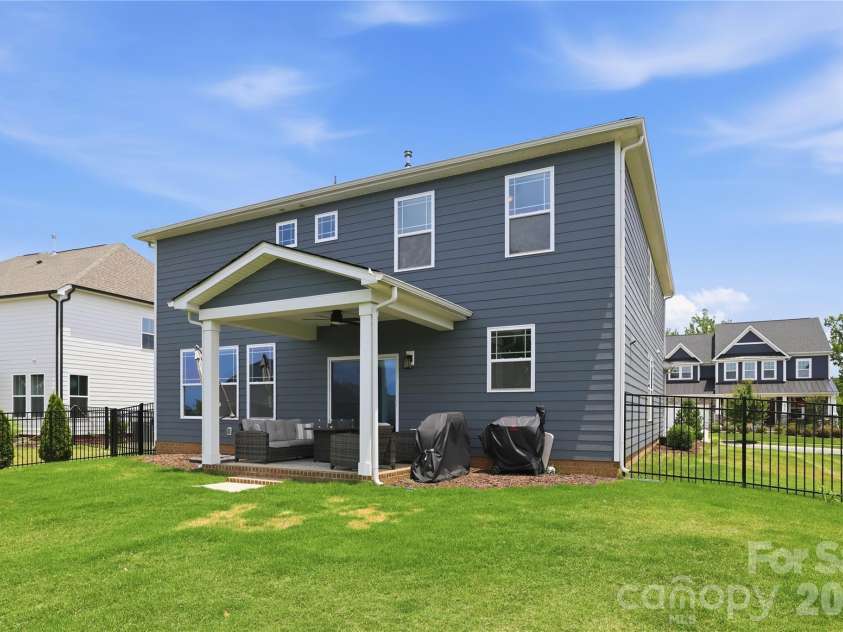6012 Millbridge Parkway, Waxhaw, NC 28173.  MLS# CAR4392977, YatesRealty ID 31019. 
